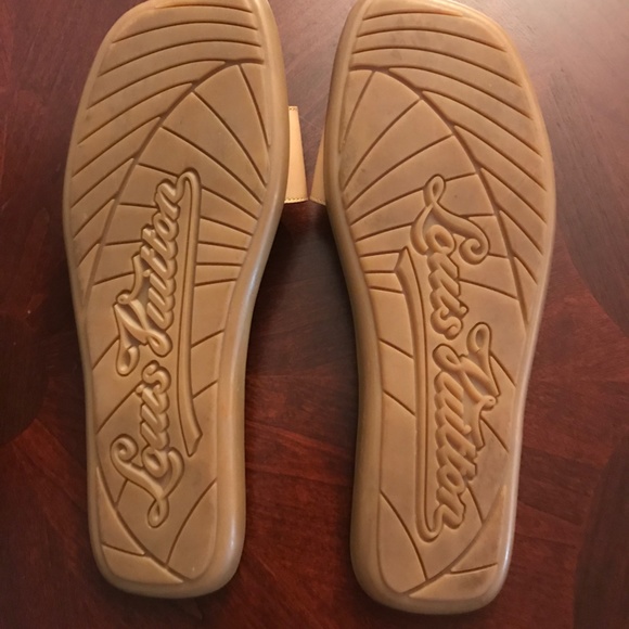 Louis Vuitton - Picture 3 of 6